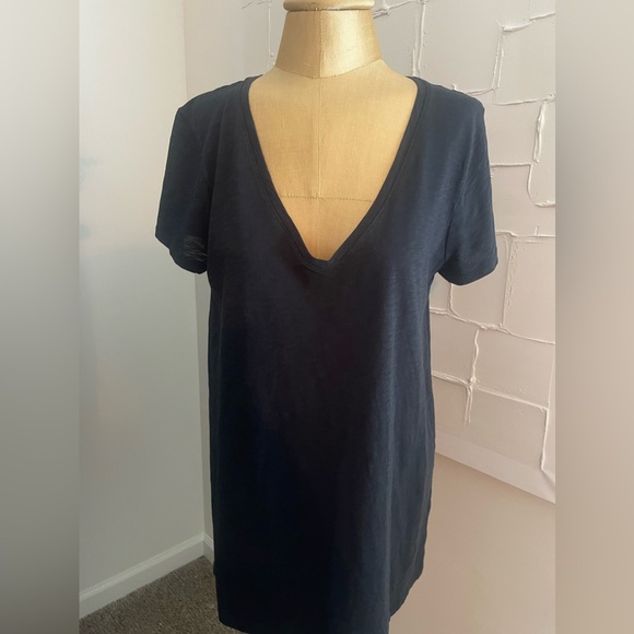 perfect lilly top. believe it is the etta. never worn. perfect condition - Picture 2 of 2